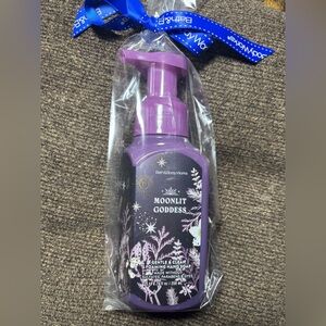 Bath & Body Works Moonlit Goddess Purple Foaming Soap
